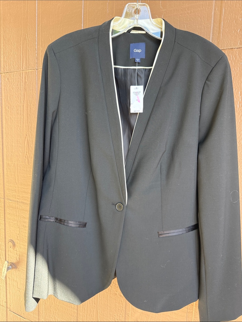 Gap NWT Women's Black Single-Button Blazer with Contrast Trim